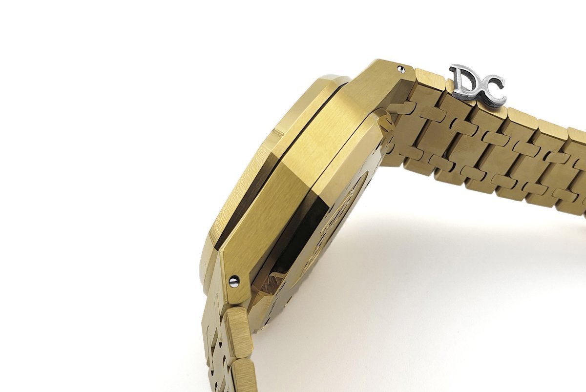 Royal Oak Self-Winding Chronograph Black/Gold Dial in Yellow Gold - Image 10
