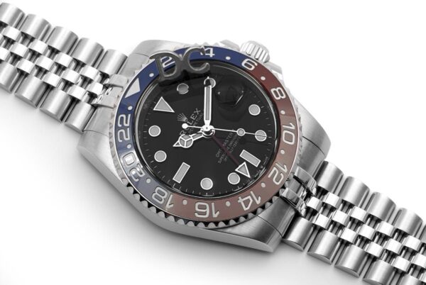 GMT Master II 126710BLRO on Jubilee Bracelet - Image 2