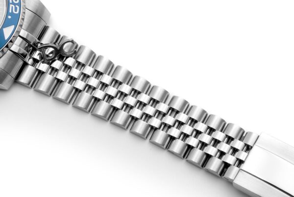 GMT Master II 126710BLRO on Jubilee Bracelet - Image 4