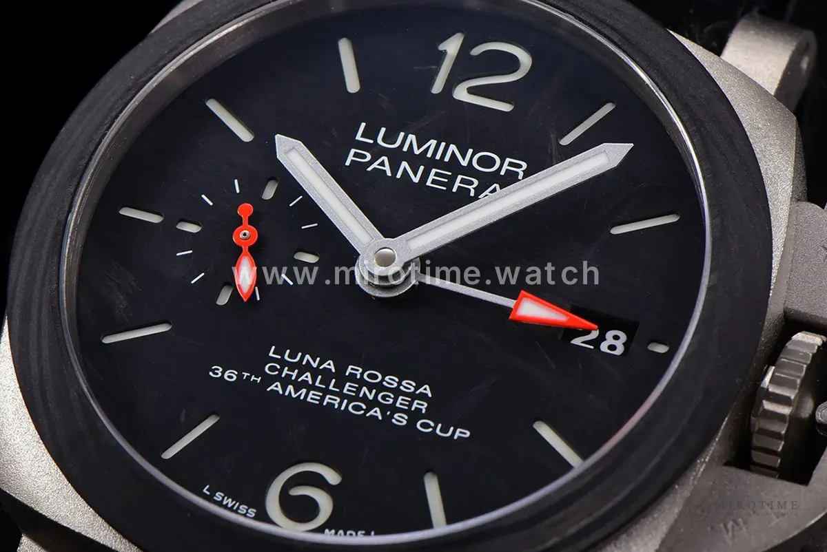 PAM1096 Luna Rossa GMT 42mm - Image 3