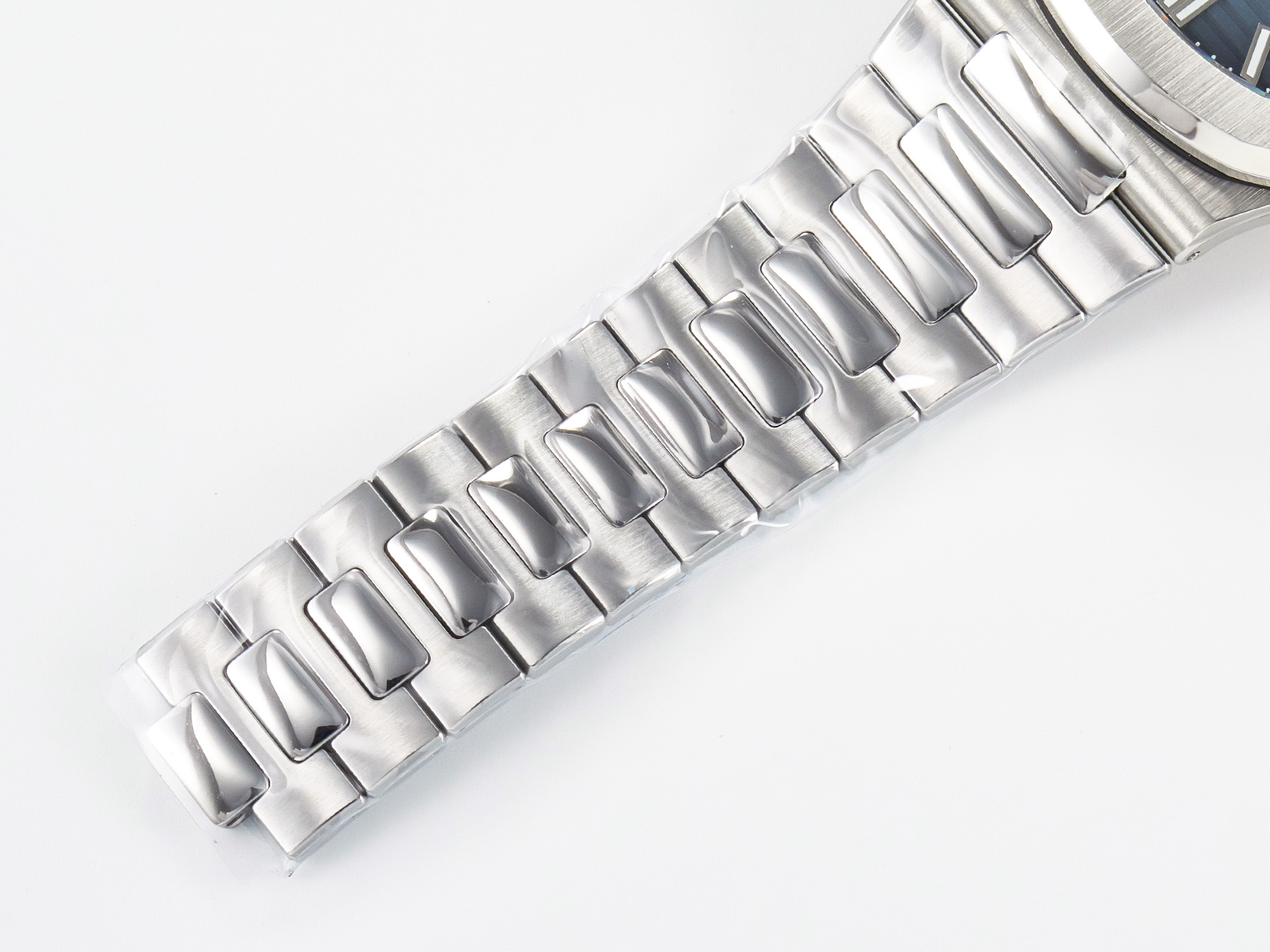 Nautilus 5711 3KF 1:1 Best Edition White Dial on SS Bracelet A324 Super Clone V2 - Image 13