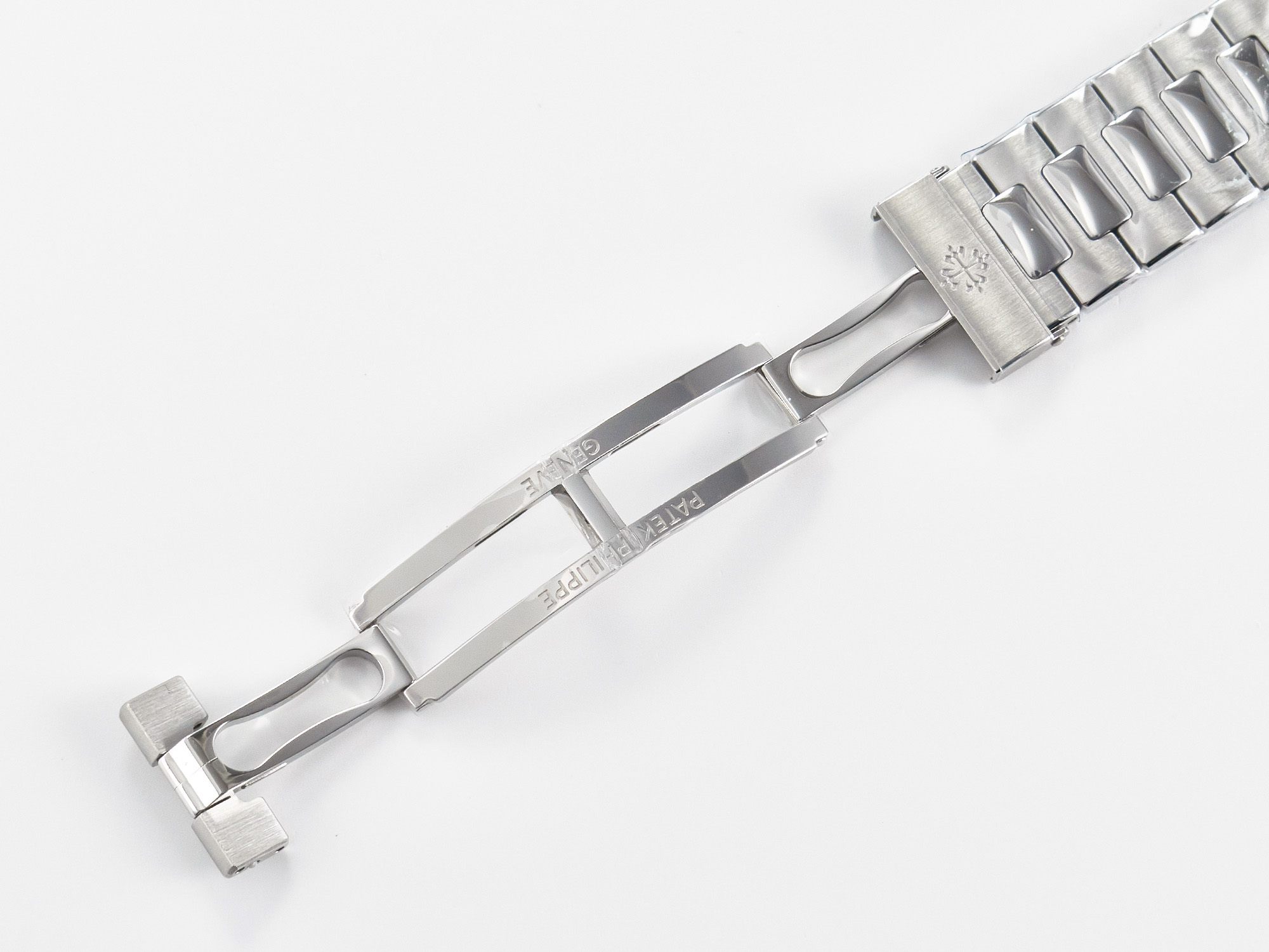 Nautilus 5711 3KF 1:1 Best Edition White Dial on SS Bracelet A324 Super Clone V2 - Image 18