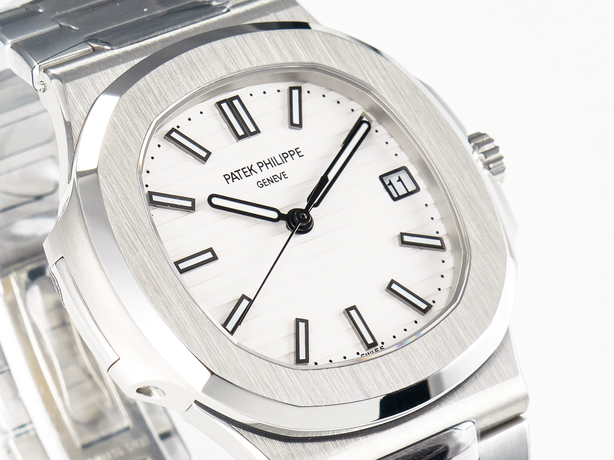 Nautilus 5711 3KF 1:1 Best Edition White Dial on SS Bracelet A324 Super Clone V2 - Image 7