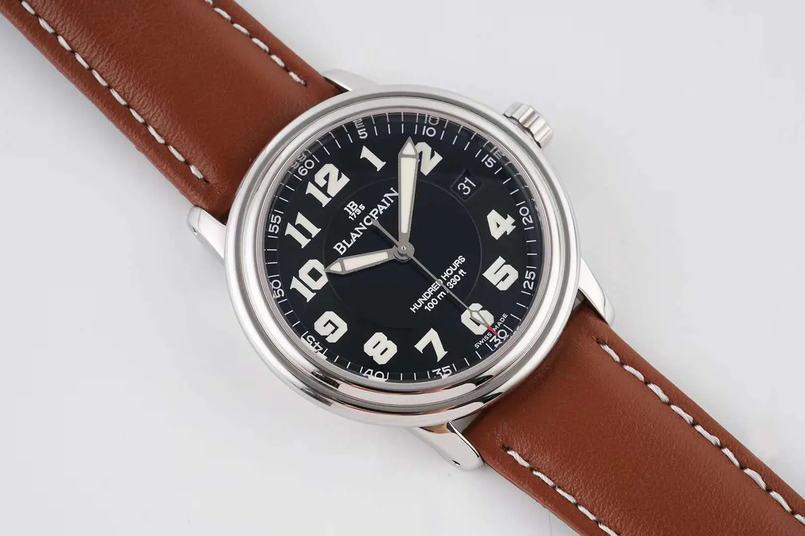 Hundred Hours cadran noir en acier sur bracelet en cuir marron – Image 3