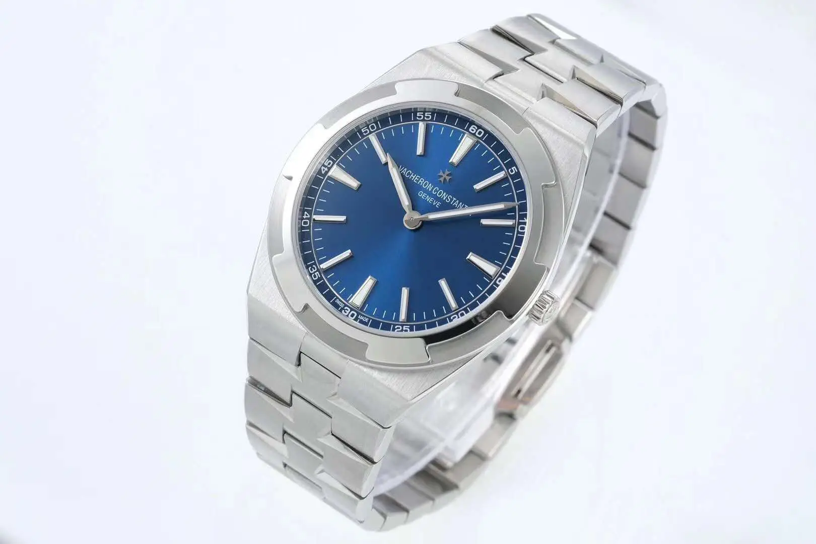 Overseas blaues Zifferblatt Ref: 4500V/110A-B128 – Bild 2