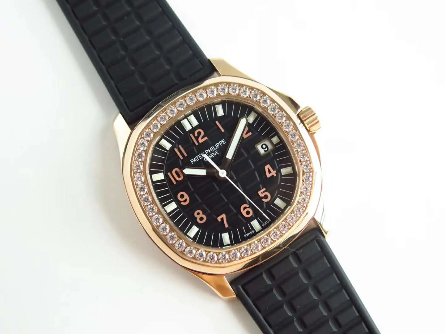 Aquanaut Luce 5068R cadran noir en or rose – Image 5