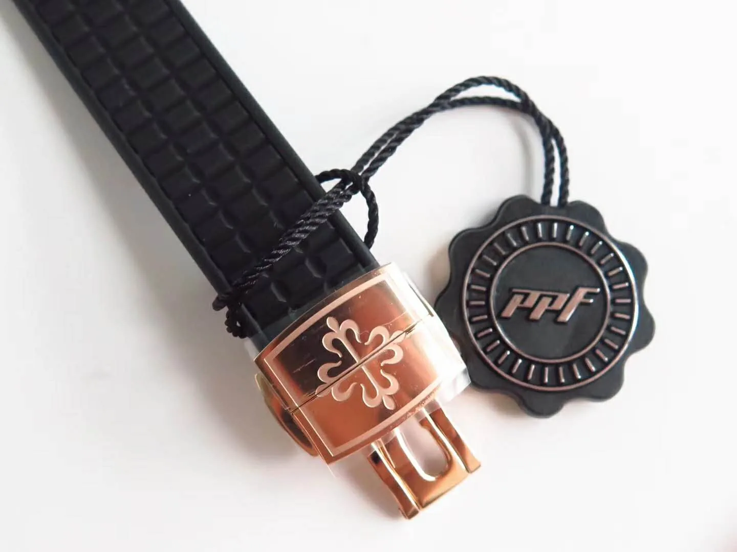 Aquanaut Luce 5068R cadran noir en or rose – Image 6