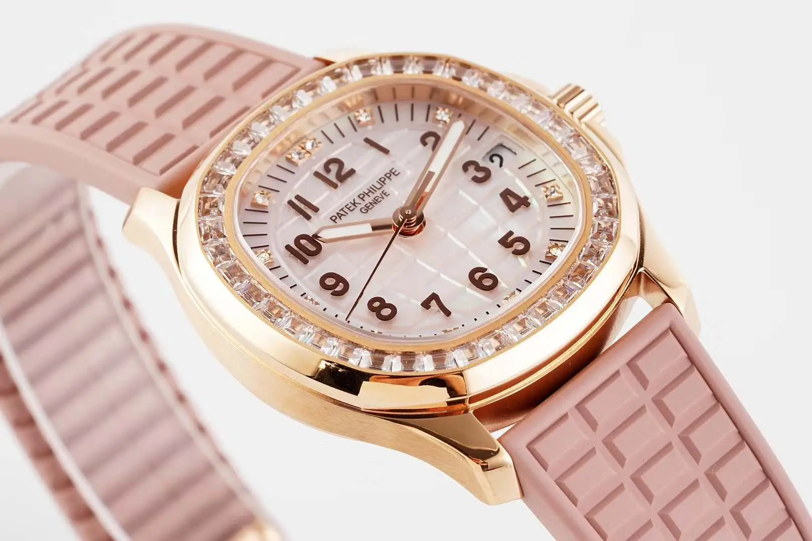 Aquanaut Luce 5072R esfera MOP en oro rosa - Imagen 5