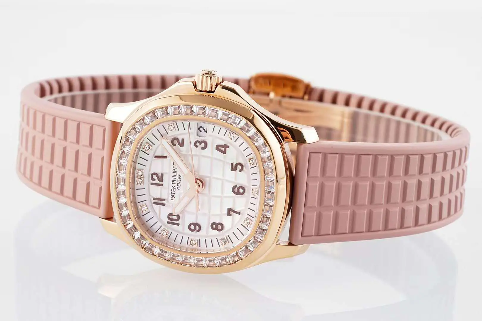 Aquanaut Luce 5072R esfera MOP en oro rosa - Imagen 6