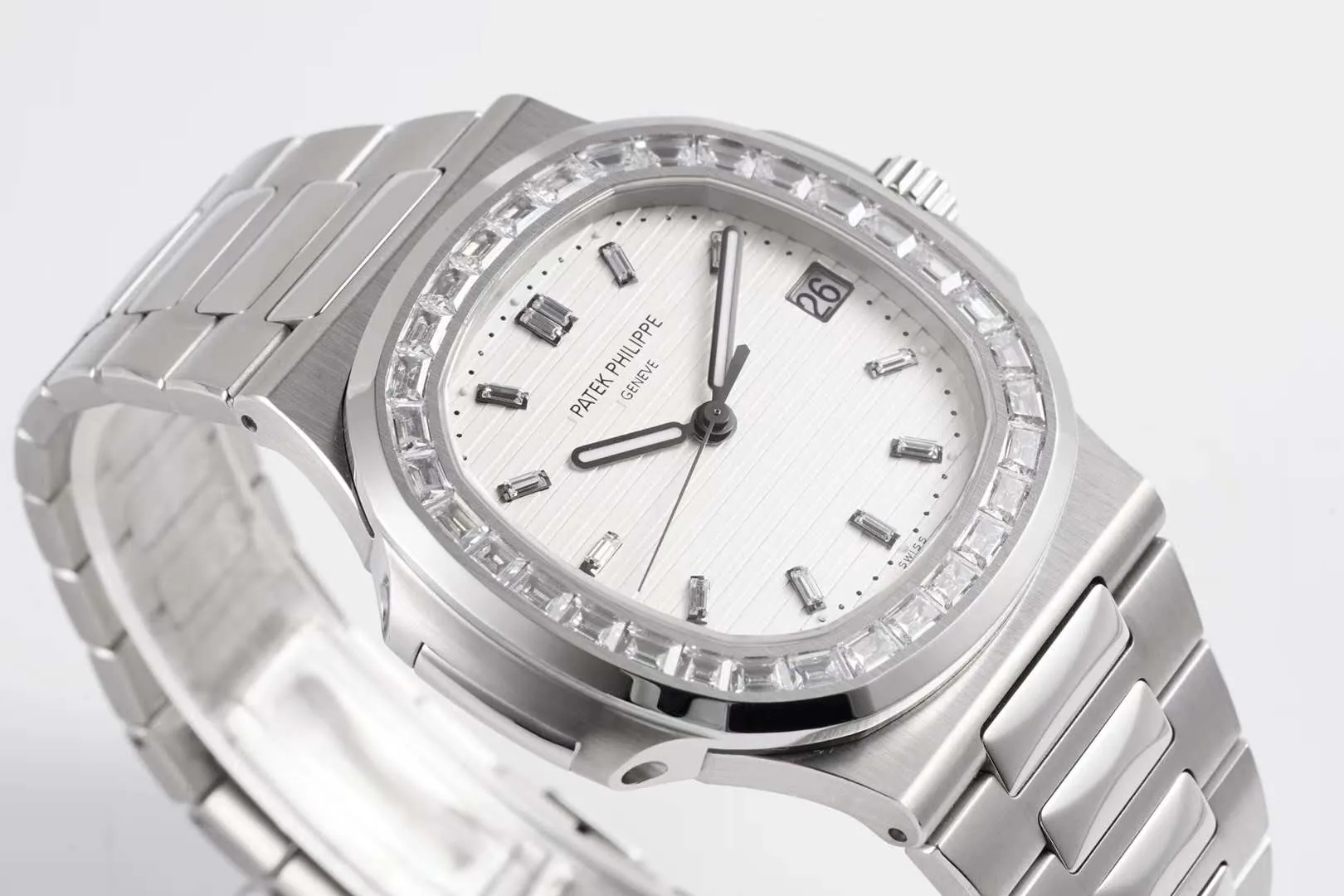 Nautilus Jumbo 5711/1A-011 quadrante bianco con lunetta con diamanti - immagine 5