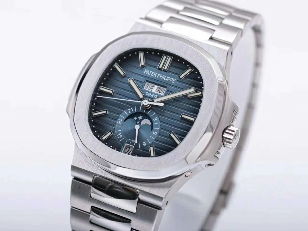 Nautilus 5726/1A-014 blaues Zifferblatt in Stahl – Bild 2