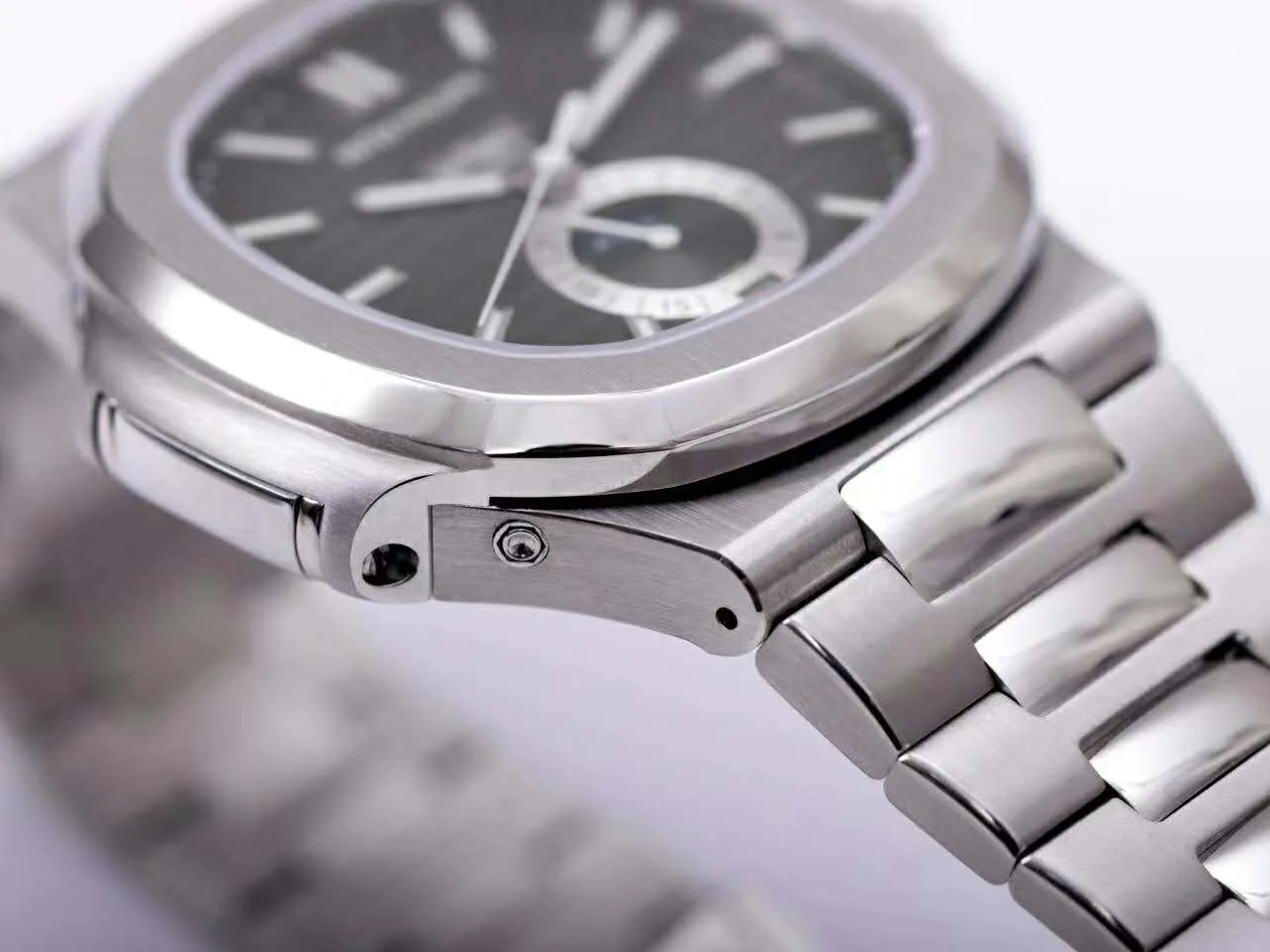 Nautilus 5726/1A-001 quadrante grigio in acciaio - immagine 4
