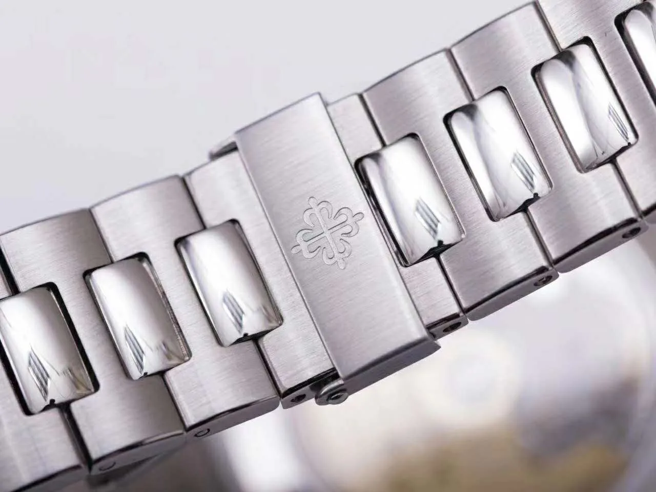 Nautilus 5726/1A-001 quadrante grigio in acciaio - immagine 7