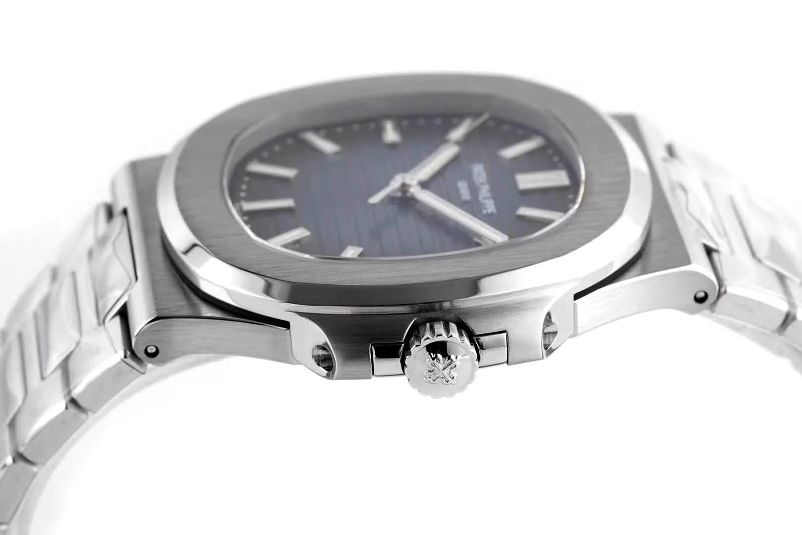 Nautilus Jumbo 5711/1A blaues Zifferblatt ZF – Bild 9