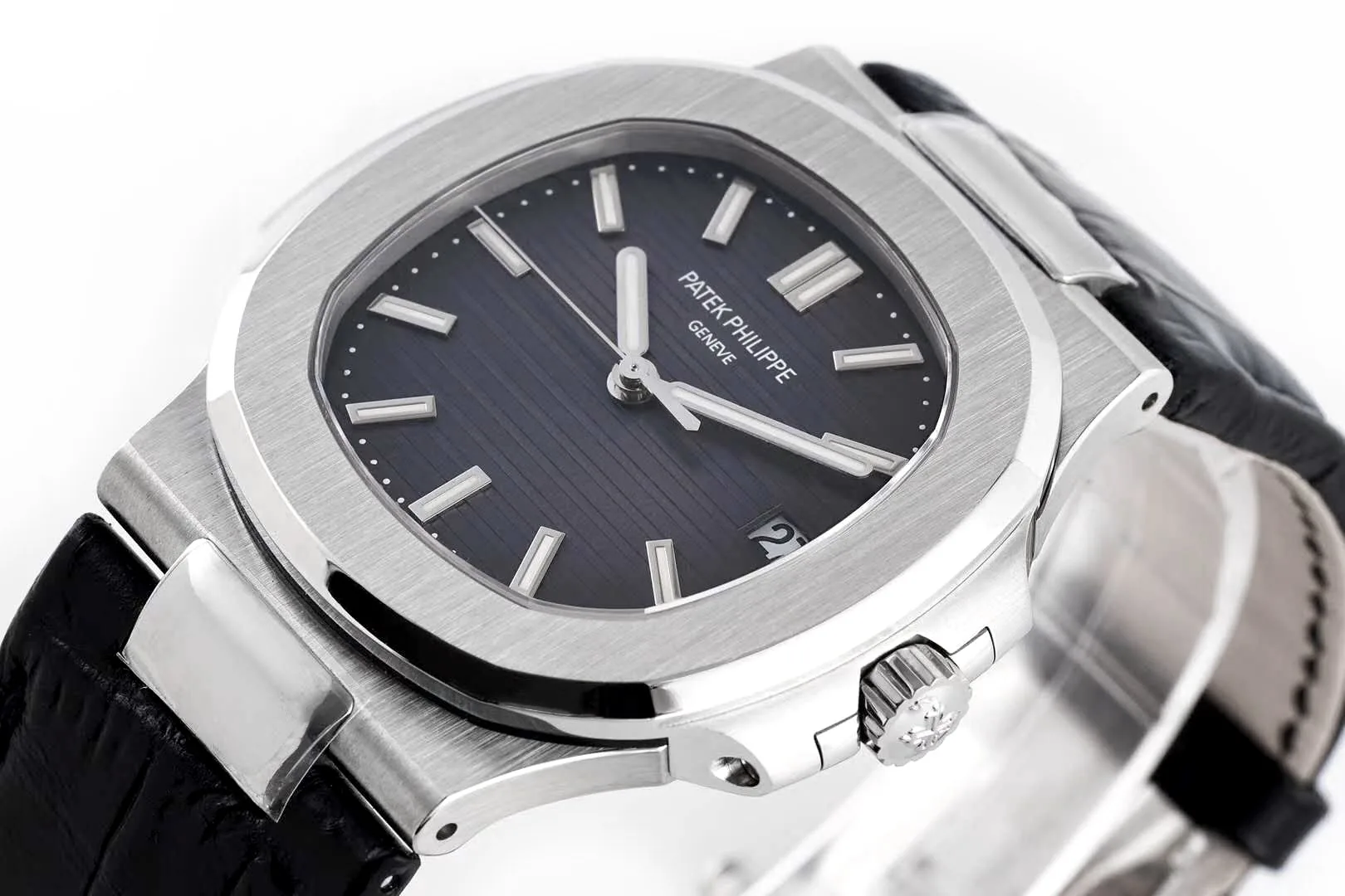 Nautilus Jumbo 5711 cadran gris en acier avec bracelet en cuir noir – Image 2
