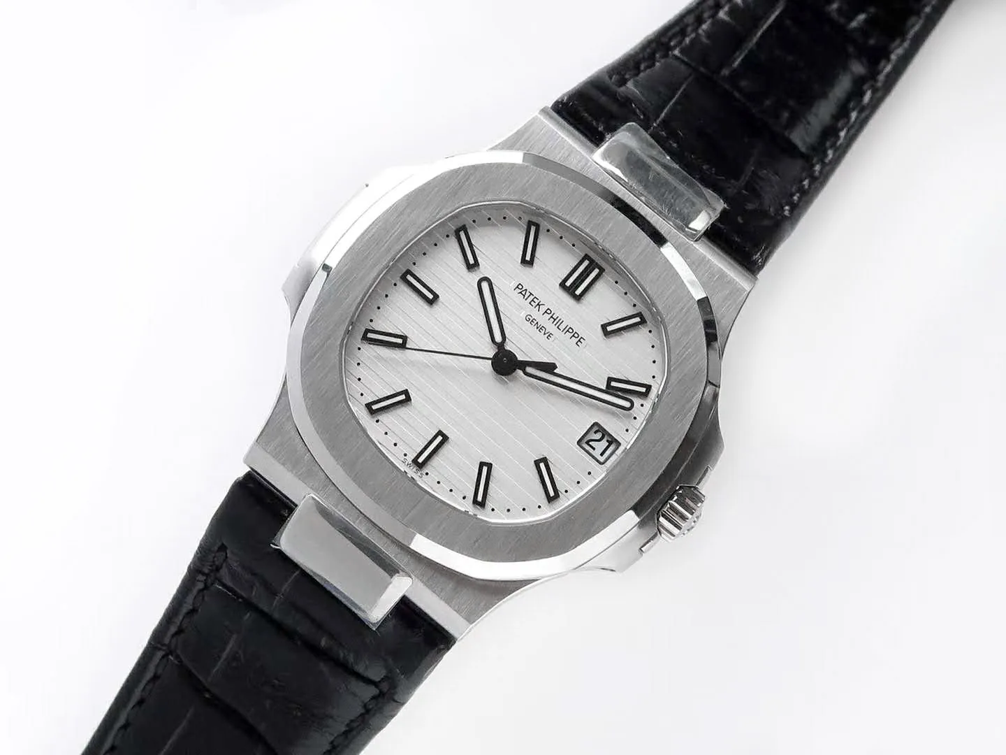 Nautilus Jumbo 5711 quadrante bianco in acciaio con cinturino in pelle nero - immagine 5