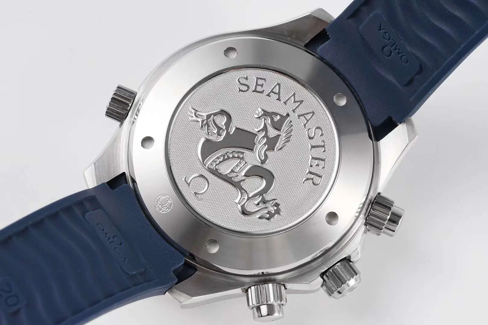 Seamaster Diver 300m Chronograph blaues Zifferblatt am Kautschukarmband – Bild 9