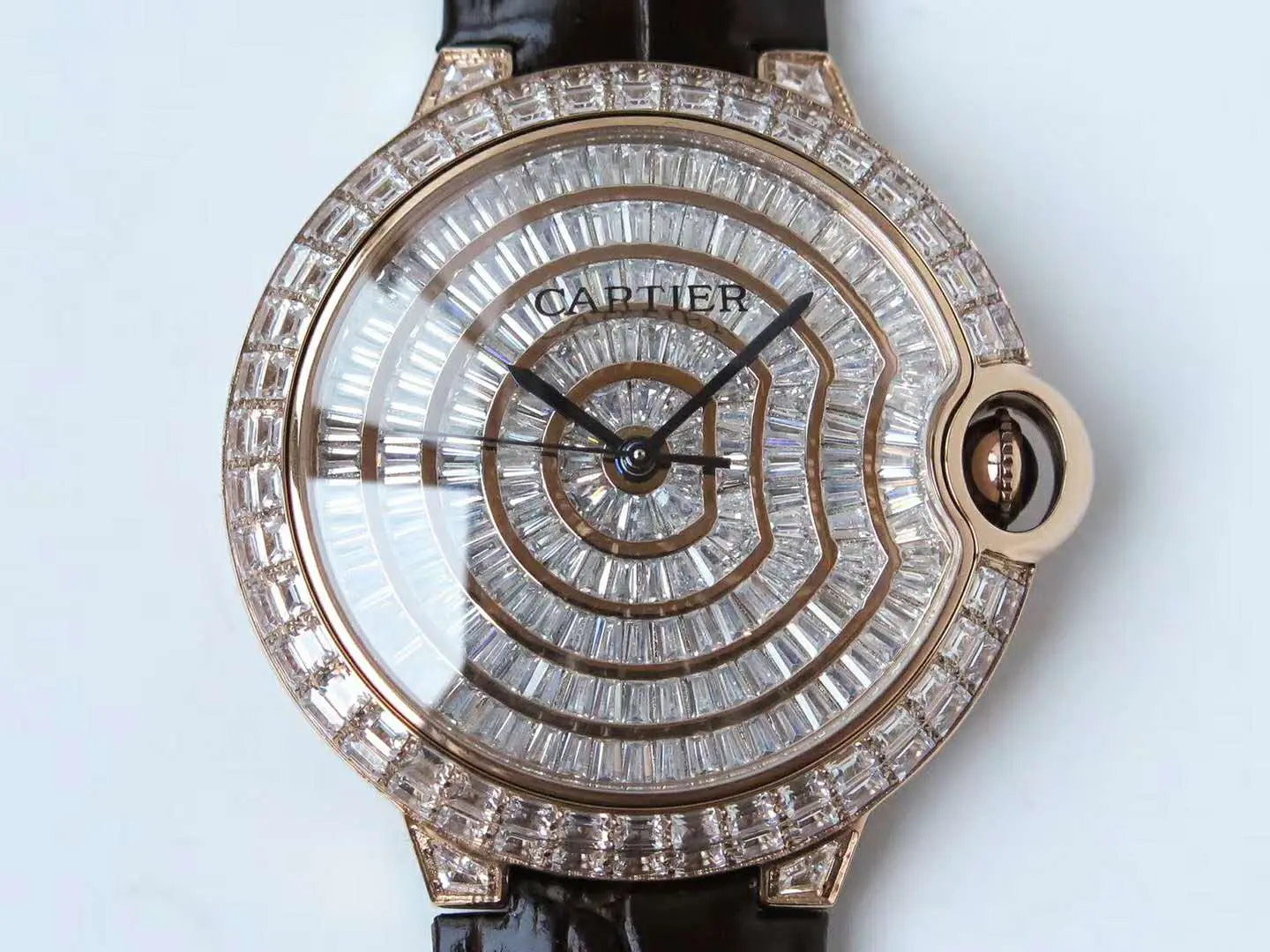 Ballon Bleu de Cartier 42mm cadran pavé de diamants en or rose – Image 3