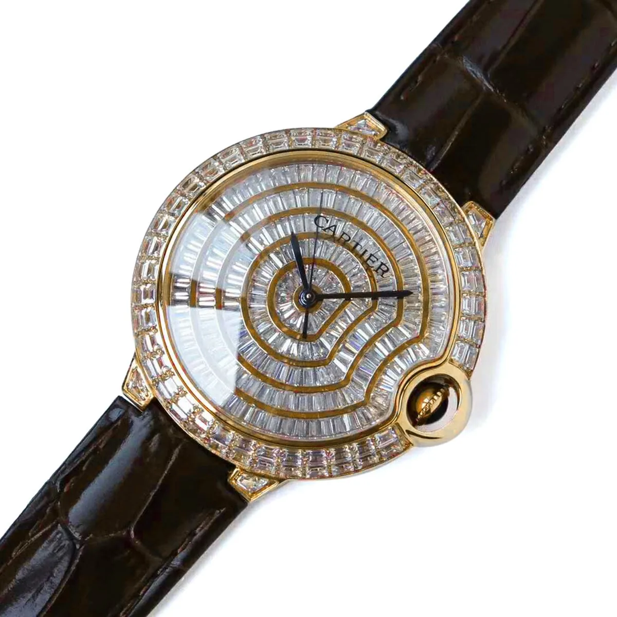 Ballon Bleu de Cartier 42mm esfera pavé de diamantes en oro amarillo - Imagen 2