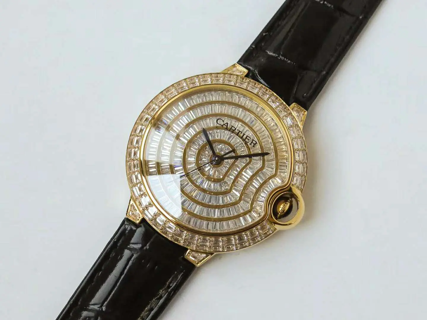 Ballon Bleu de Cartier 42mm esfera pavé de diamantes en oro amarillo - Imagen 10