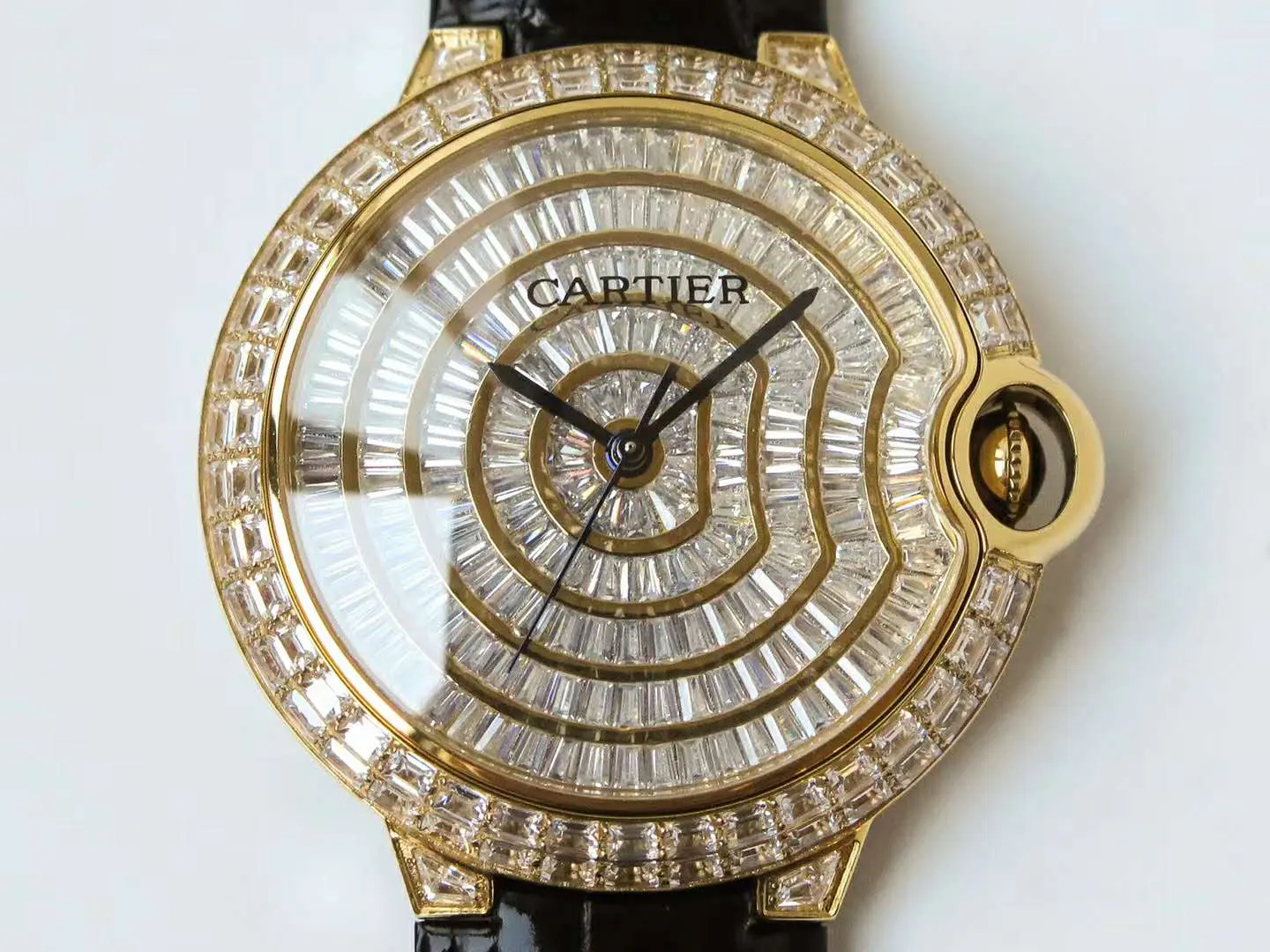 Ballon Bleu de Cartier 42mm esfera pavé de diamantes en oro amarillo - Imagen 9
