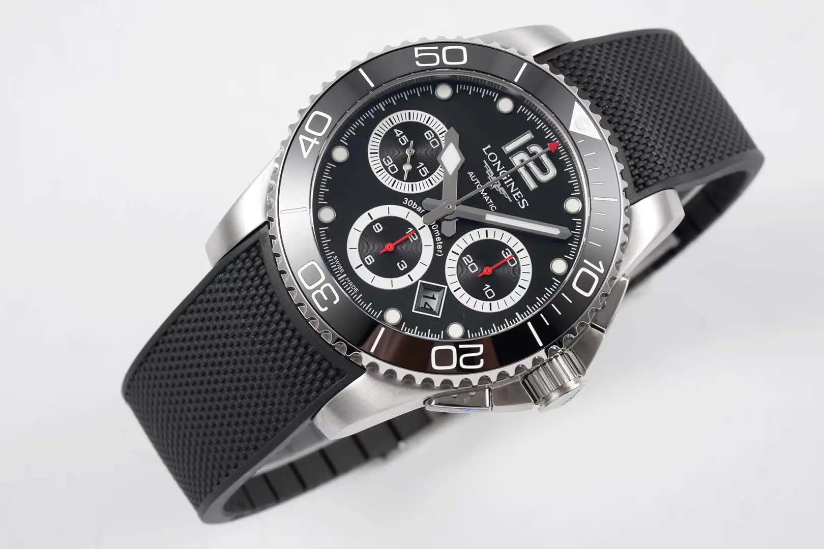 Hydroconquest cadran noir sur bracelet en caoutchouc – Image 2