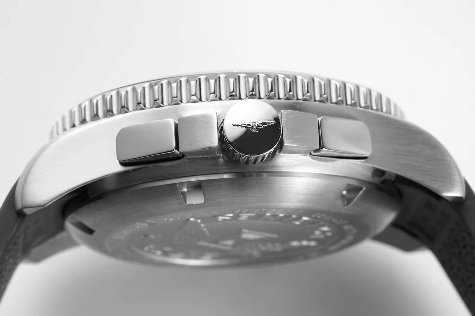 Hydroconquest cadran noir sur bracelet en caoutchouc – Image 7