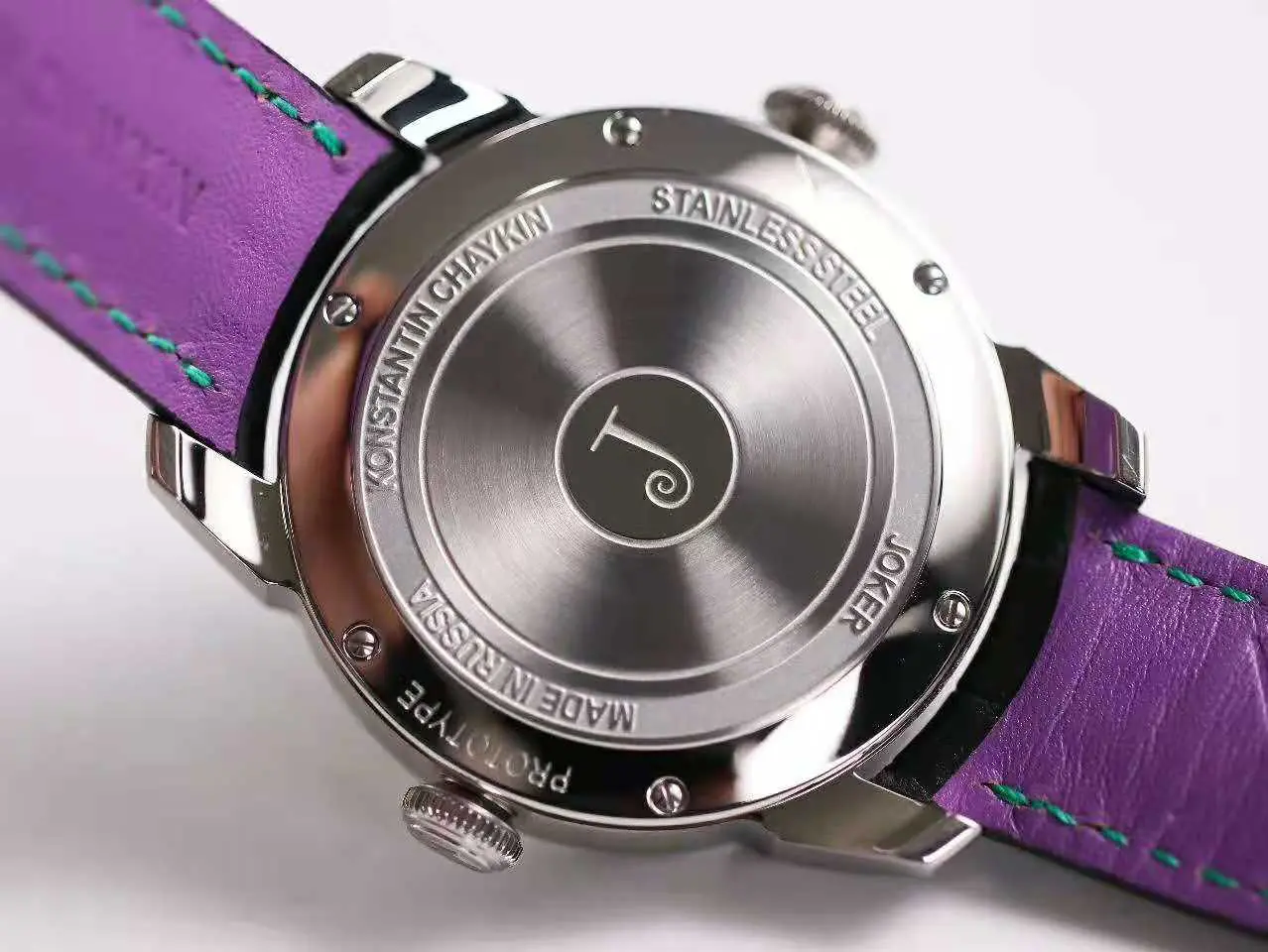 Wristmons Joker mit Krawatte – Bild 4