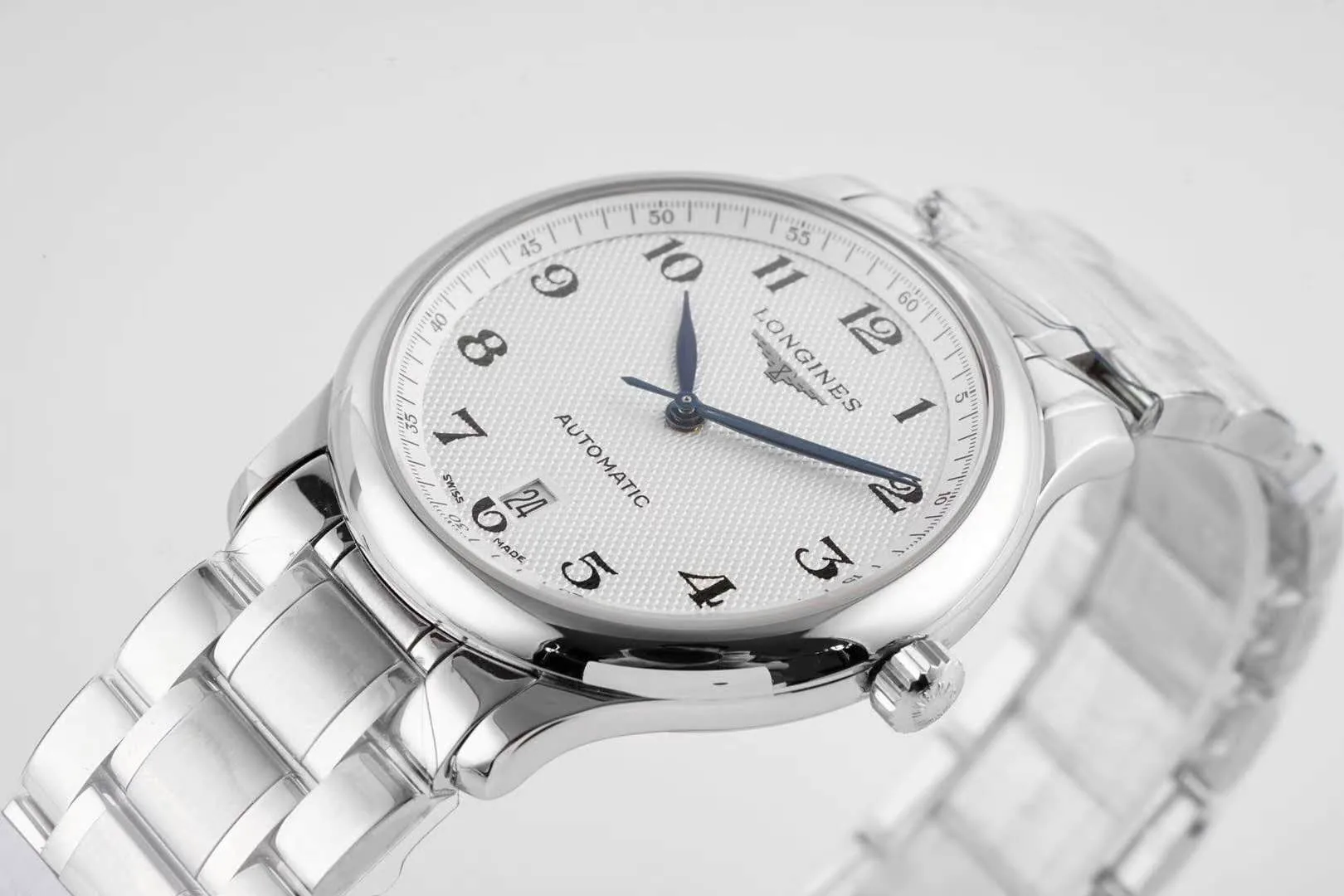 Master Collection cadran blanc sur bracelet – Image 4