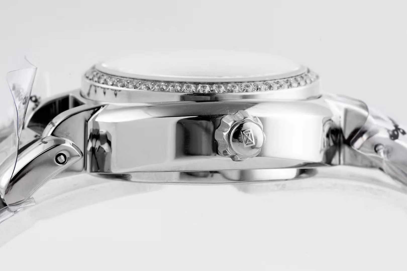 Primaluna weißes MOP-Zifferblatt mit Diamantindizes und Diamantlünette – Bild 9