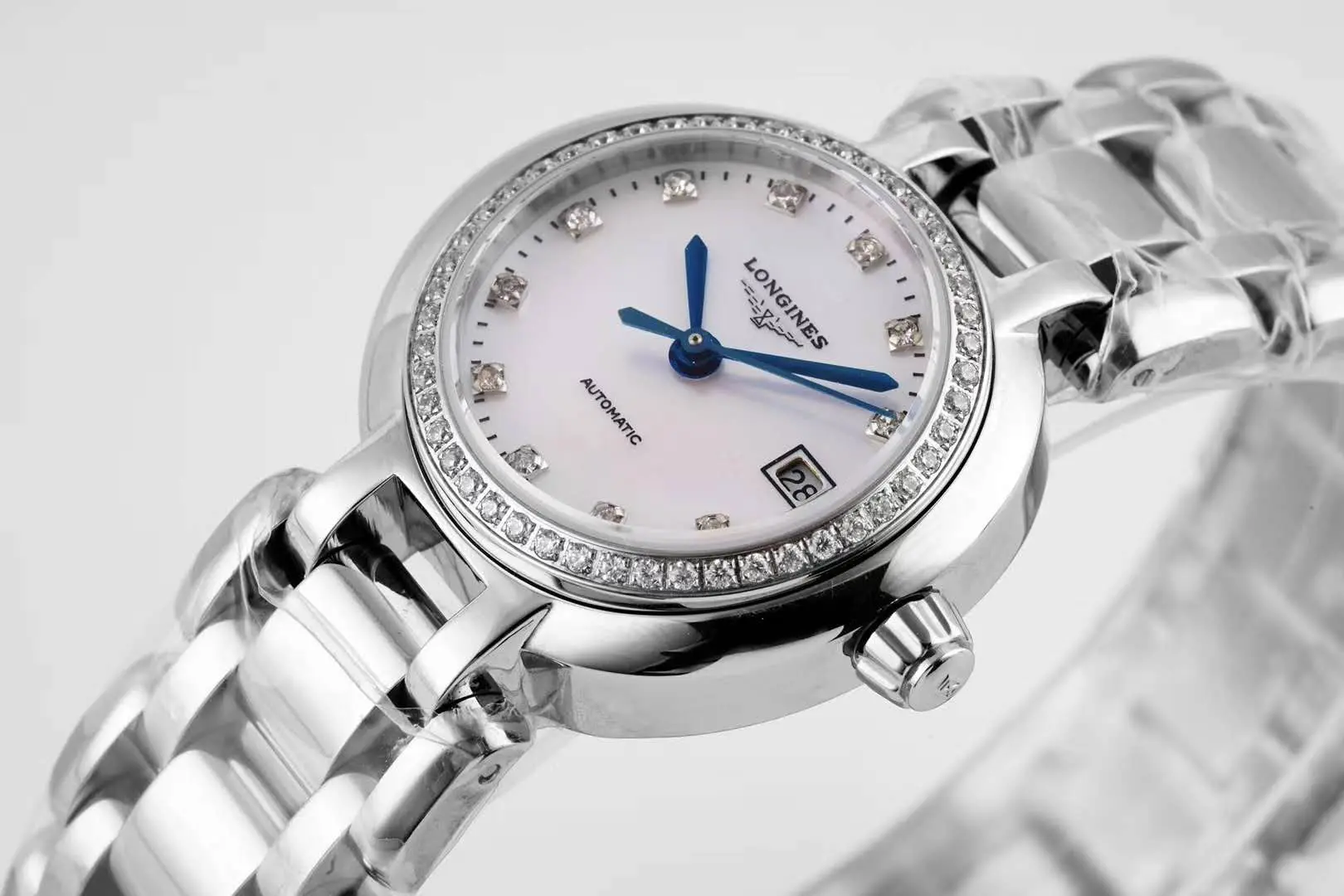 Primaluna weißes MOP-Zifferblatt mit Diamantindizes und Diamantlünette – Bild 5
