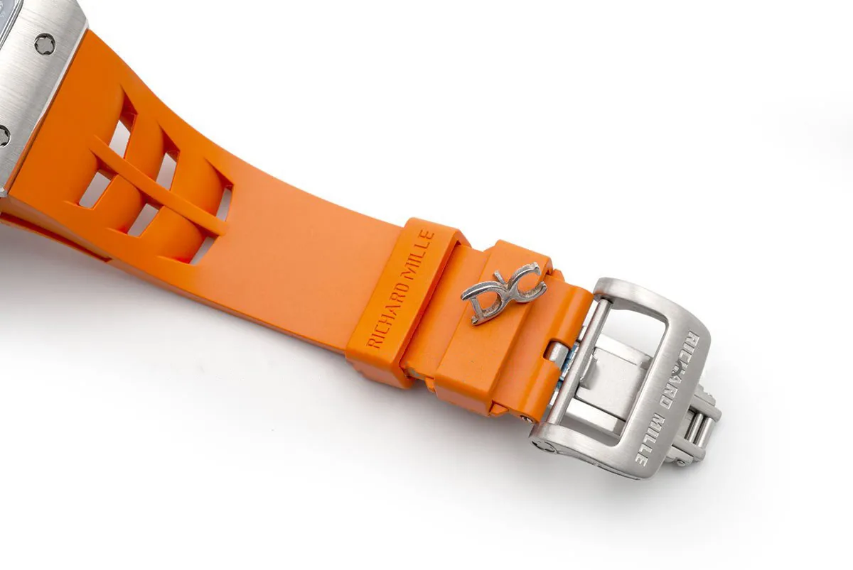 RM 011-03 Automatik Flyback-Chronograph in Titan am orangefarbenen Kautschukarmband – Bild 5