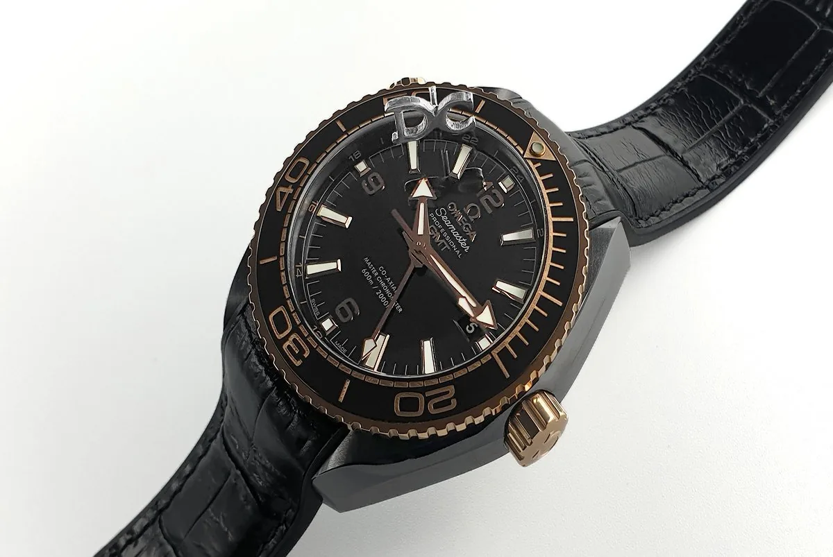 Seamaster Planet Ocean GMT “Deep Black” cerámica y oro - Imagen 3