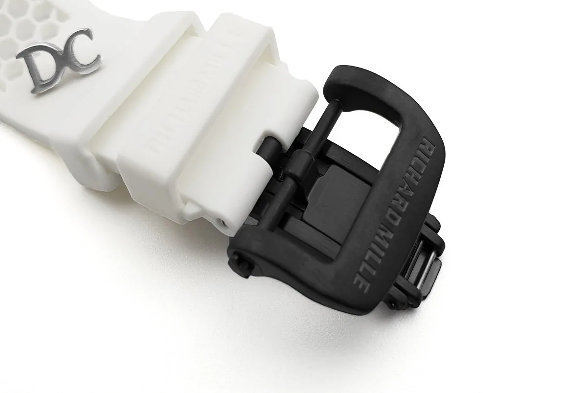 RM 035-02 Black Toro Americas en carbone NTPT sur bracelet en caoutchouc blanc – Image 10