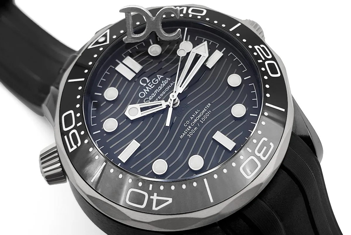 Seamaster Diver 300M Co-Axial Master Chronometer esfera negra 43.5mm con correa de caucho negra - Imagen 3
