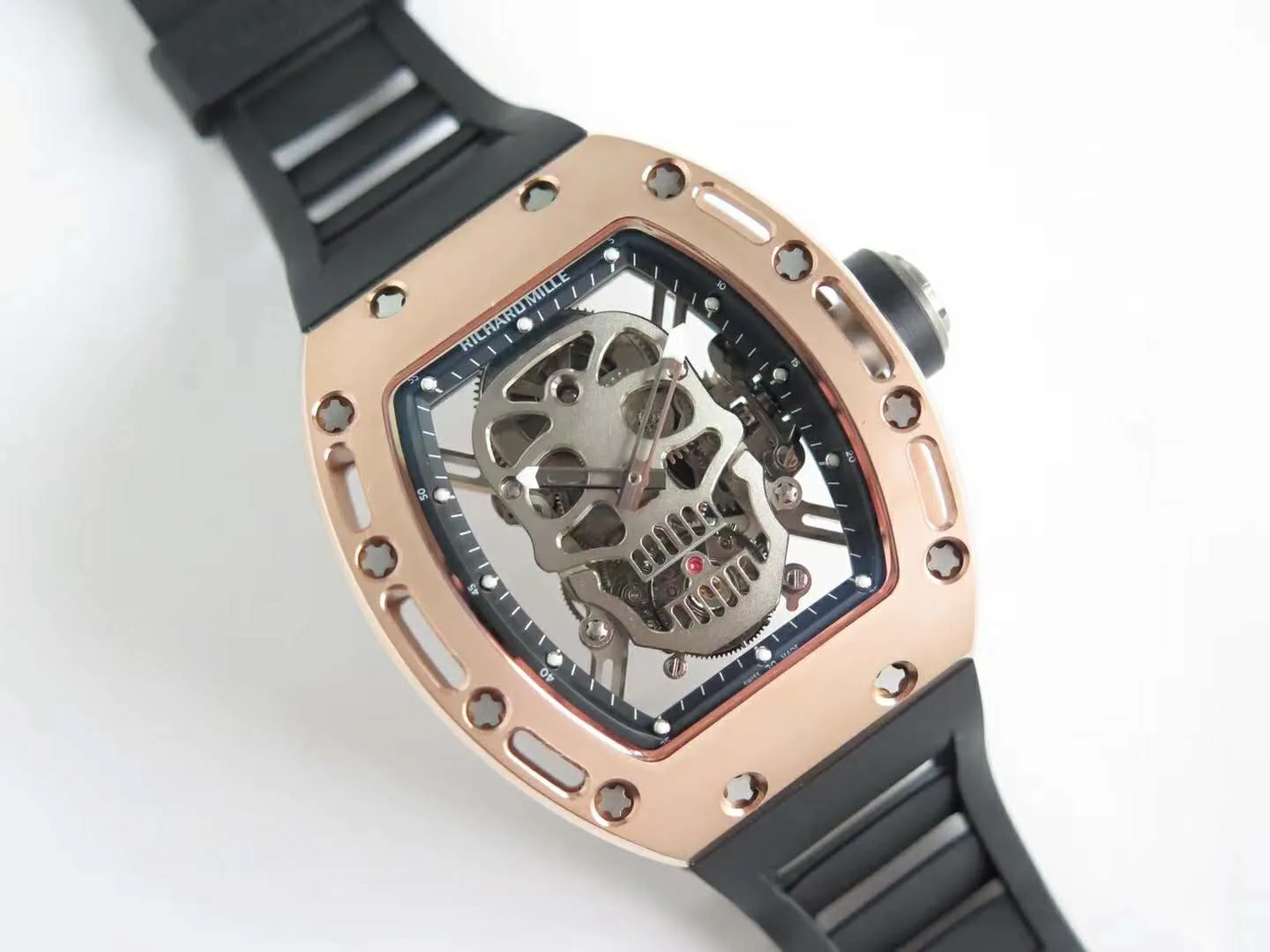 RM 052-01 Tourbillon Skull in Roségold – Bild 2