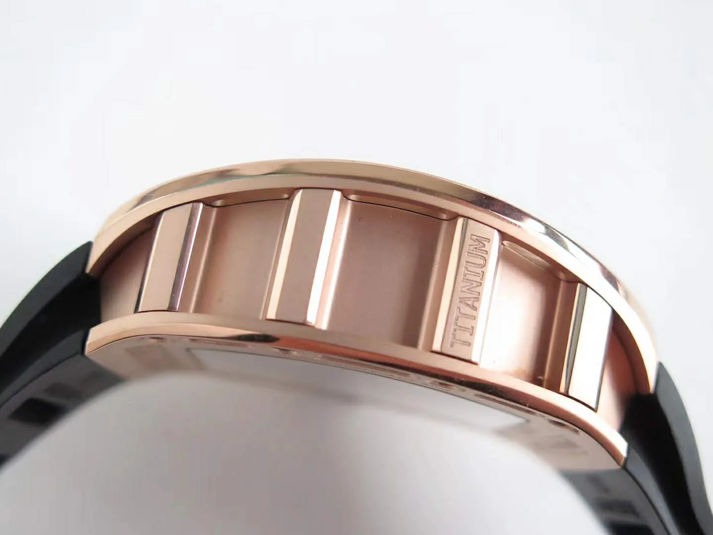 RM 052-01 Tourbillon Skull in Roségold – Bild 9