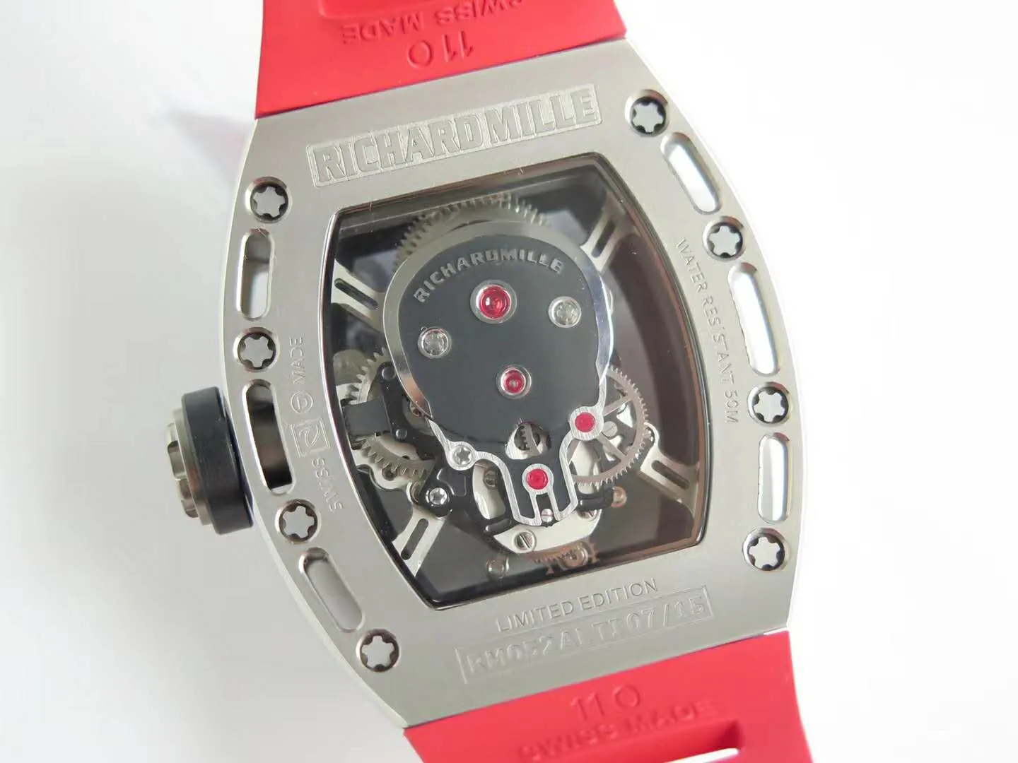 RM 052-01 Tourbillon Skull en titane sur bracelet en caoutchouc rouge – Image 8