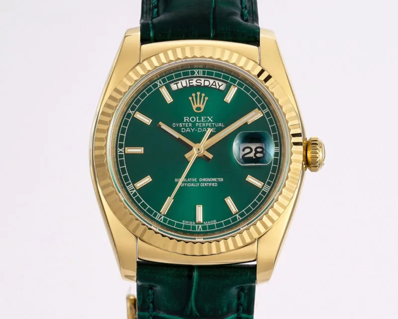 Day-Date 40 quadrante bianco in oro giallo su cinturino in pelle - immagine 2