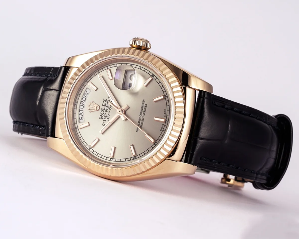 Day-Date 40 esfera plateada en oro rosa con correa de piel - Imagen 2