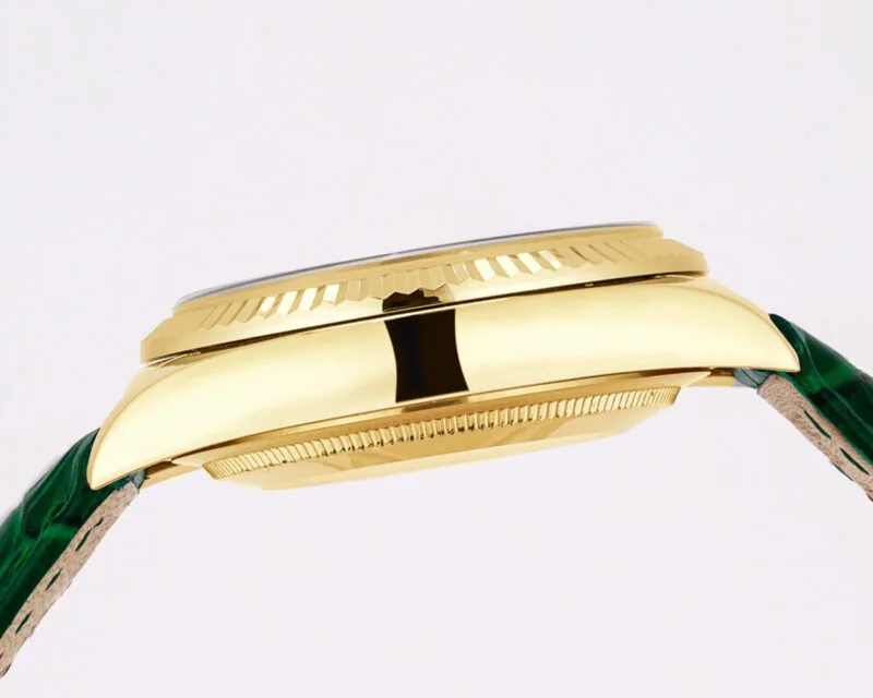 Day-Date 40 cadran vert en or jaune sur bracelet en cuir – Image 8