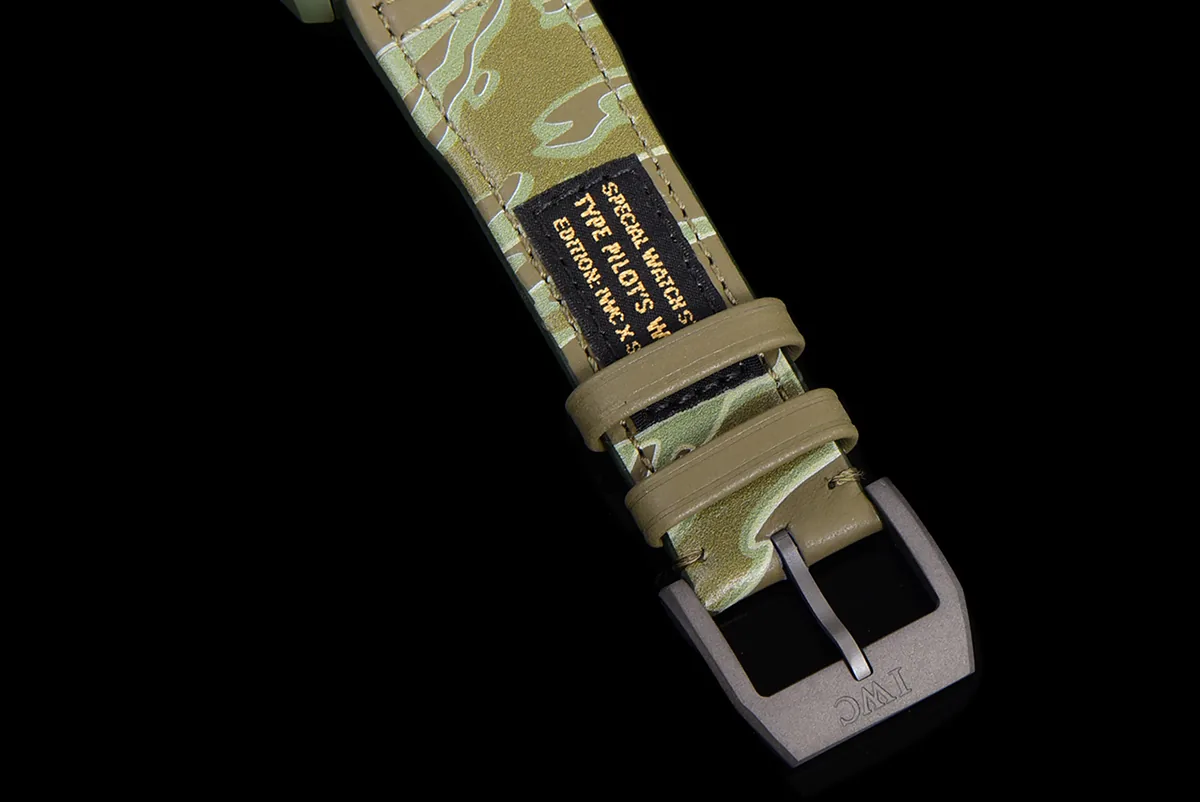 Big Pilot’s Watch 43 IW329802 Top Gun Edition Woodland sur bracelet camouflage – Image 13