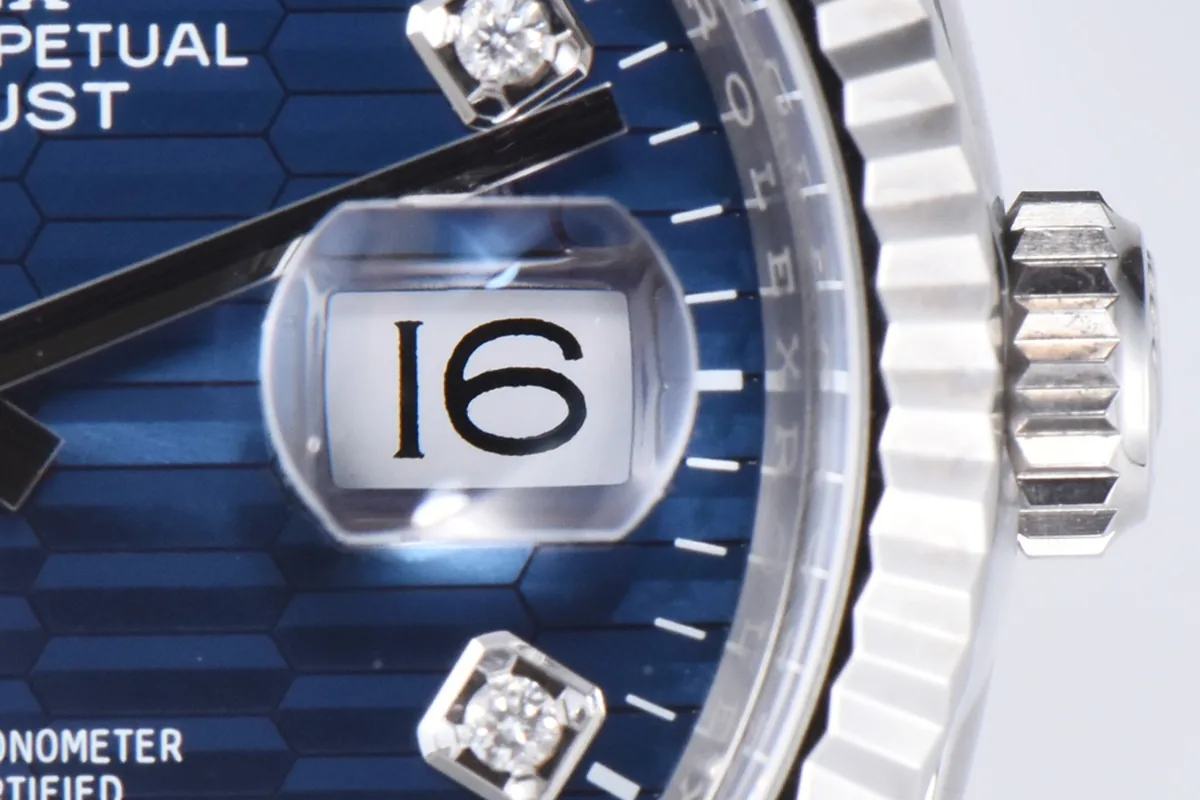 Datejust 36 126234 quadrante blu con motivo e indici con diamanti in acciaio su bracciale Jubilee - immagine 3