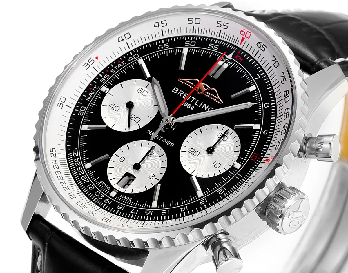 Navitimer B01 Chronograph 43 cadran noir en acier sur bracelet en cuir Réf. AB0138211B1P1 – Image 3