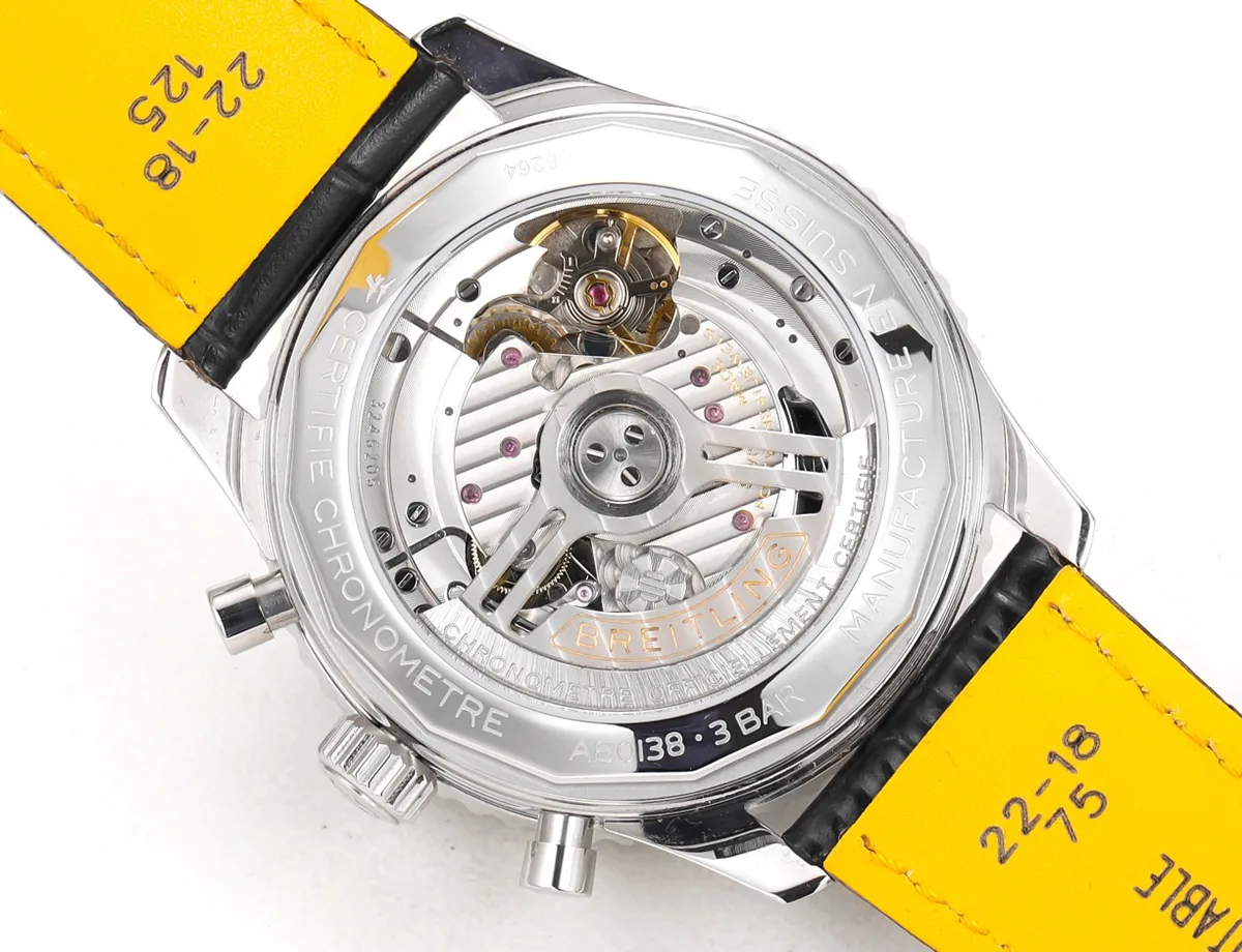 Navitimer B01 Chronograph 43 cadran noir en acier sur bracelet en cuir Réf. AB0138211B1P1 – Image 9