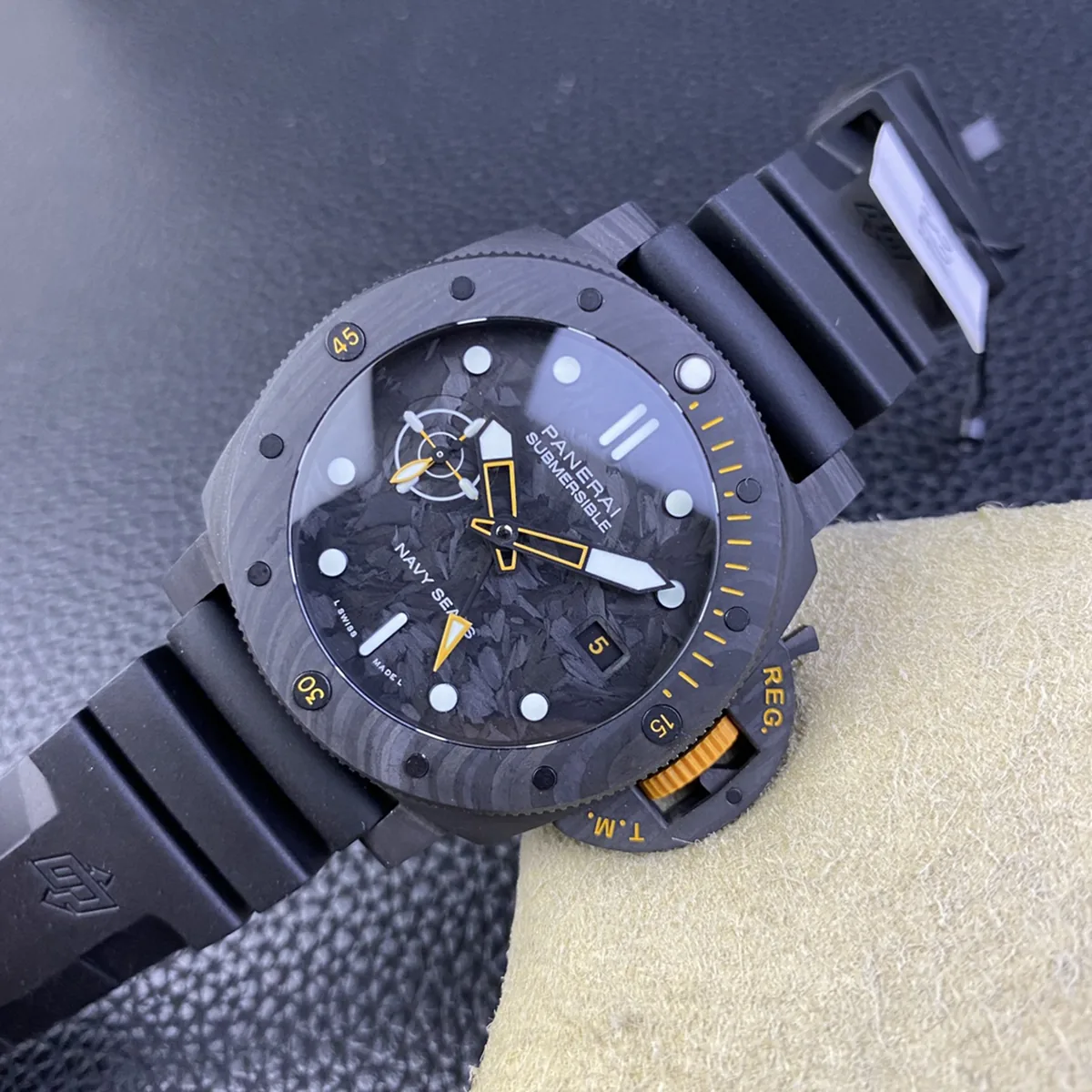 PAM1324 Submersible GMT Carbotech™ Navy Seals 44mm – Bild 3