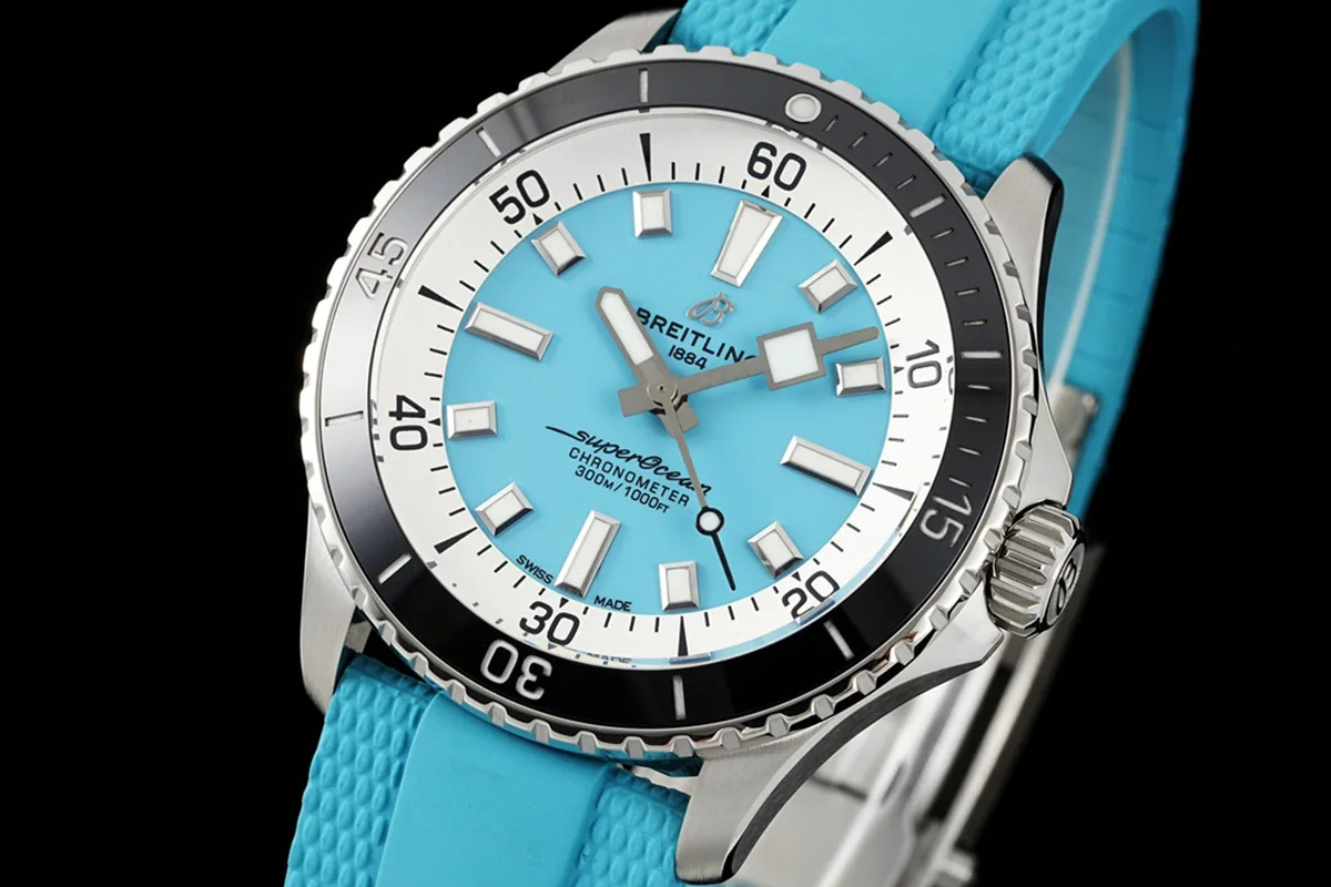 Superocean Automatic 44 cadran bleu Tiffany Réf: A17376211L2S1 – Image 2