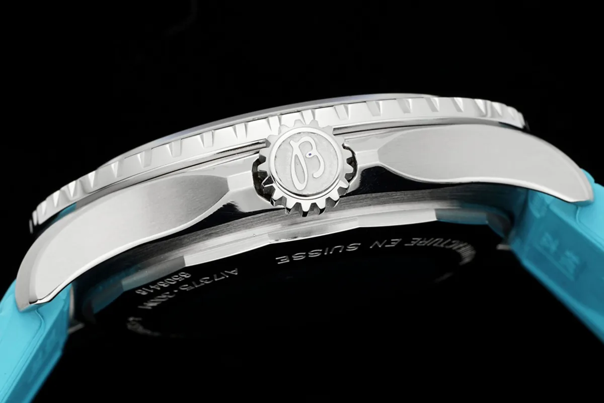 Superocean Automatic 44 cadran bleu Tiffany Réf: A17376211L2S1 – Image 5