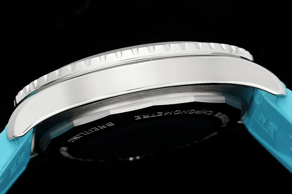 Superocean Automatic 44 cadran bleu Tiffany Réf: A17376211L2S1 – Image 7