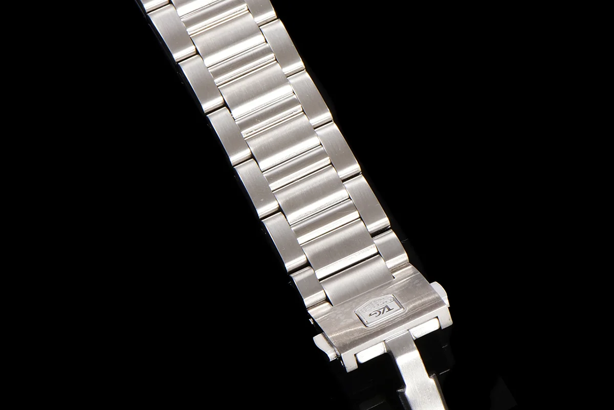 Carrera Chronograph 43 White Dial